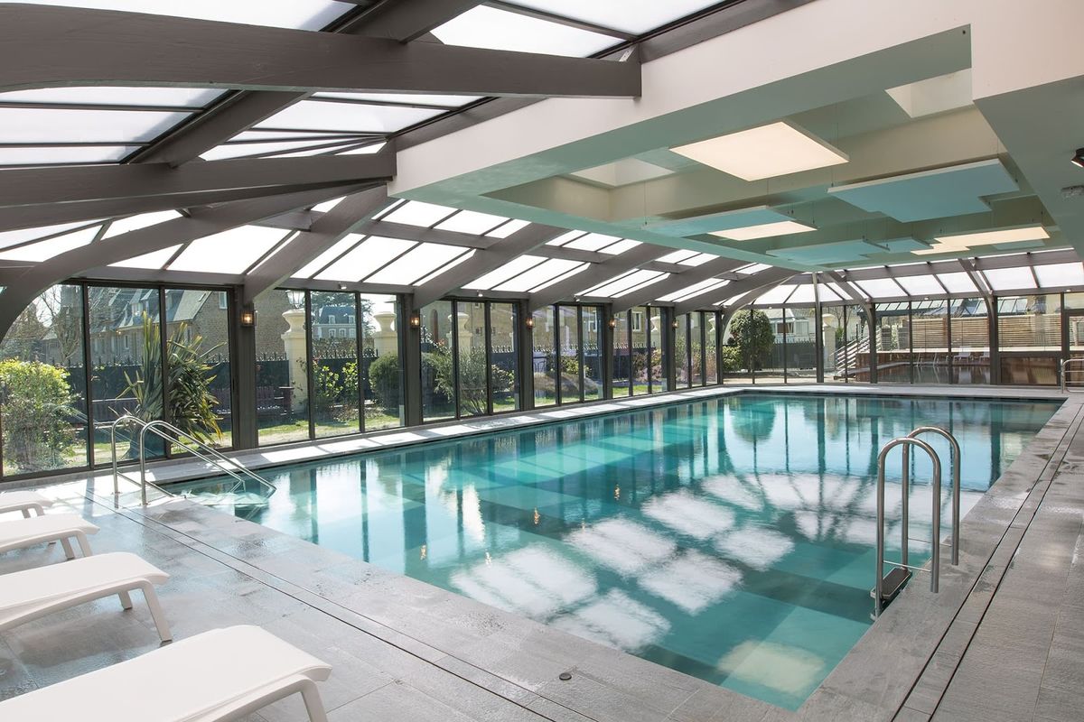 Le Grand Hotel des Thermes seafront in Saint-Malo