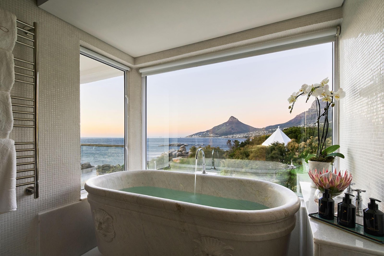 The Twelve Apostles in Cape Town, view 4